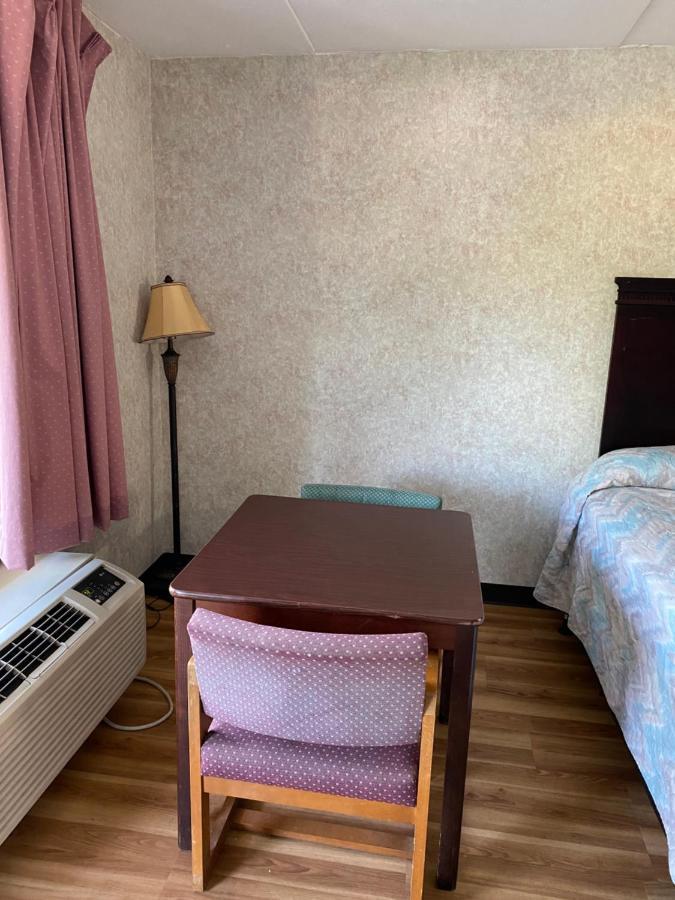 Riverfront Lodge Burkesville Zewnętrze zdjęcie